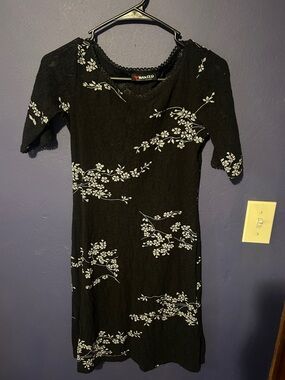 Black Lacey Floral Print Midi Dress
